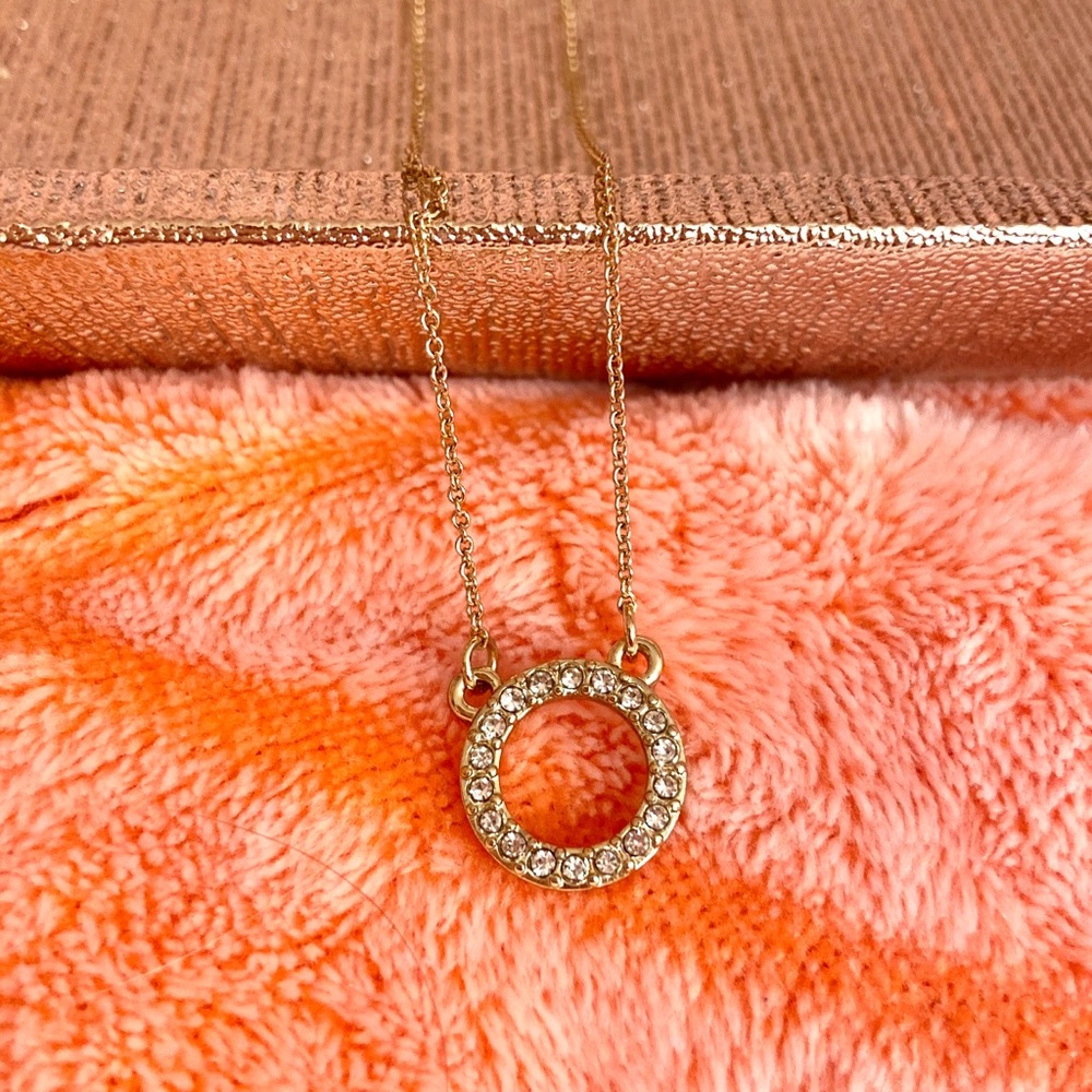 Gold circle necklace